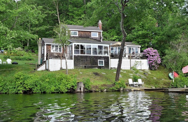 Casa privada frente al lago, 300 'en el lago, muelle, playa, rampa para botes, 40 millas a Boston