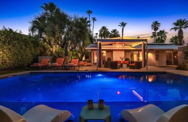 Private Las Palmas Hideaway - Luxury Meets History: Iconic Design with Stunning Mountain Views