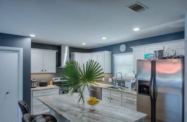 Private Oasis Directly Between Downtown & Beach