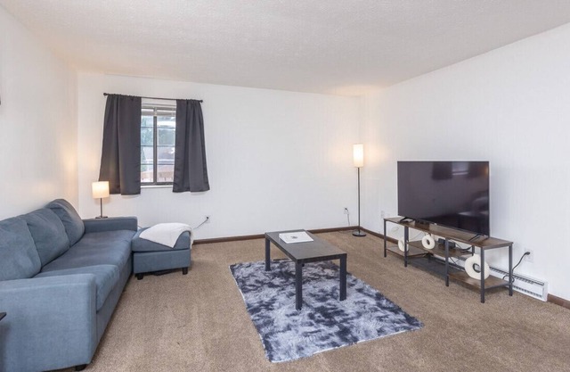 Private/Quiet 2-Bed Apartment