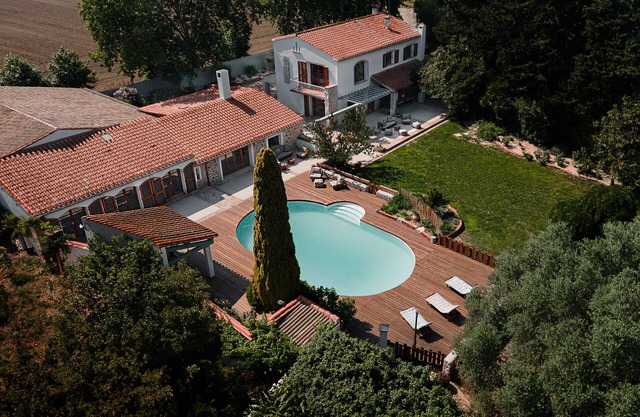 Private villa for 14p with large swimming pool, closed to the beaches