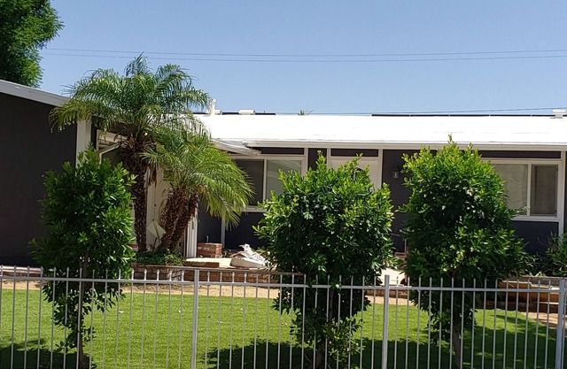 Private villa in West hills with large backyard
