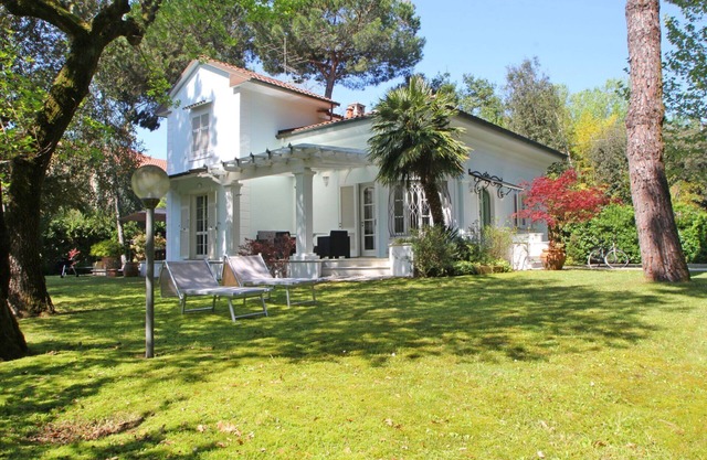 Villa en Marina Dei Ronchi con 4 habitaciones, capacidad 8