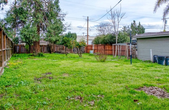 Private Yard Free Parking WiFi Workspace