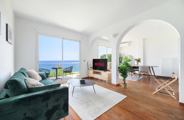 Proche Monaco, vue mer et accès à la plage