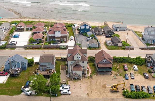 Pura Vida The Marilla Pet Friendly walk to beach