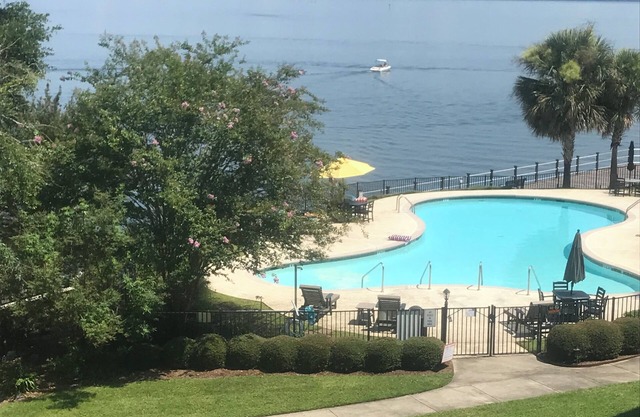 Quaint 2 bedroom condo