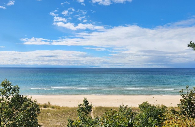 Alejarse de todo en su propia cabaña del lago Michigan y de la playa!
