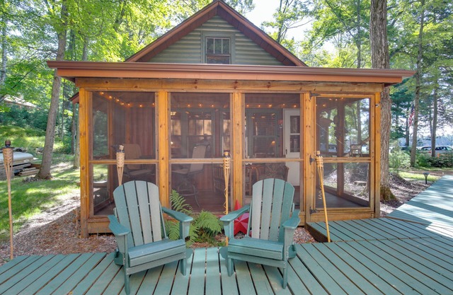 Quaint & Cozy Lake Cabin w/ Dock & Beach Access!