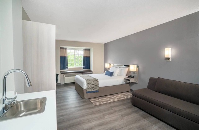 Quality Inn & Suites Nashville - Bellevue