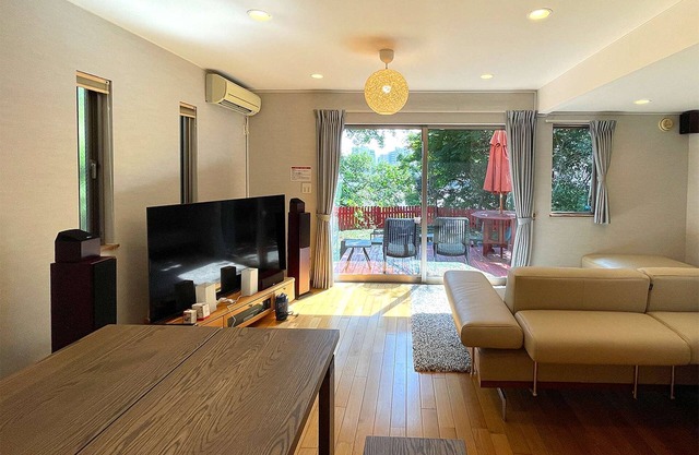 Quality lodging in the heart of Tokyo. A 4-minute walk from Tabata Station on the JR Yamanote Line. Maximum of 19 people.