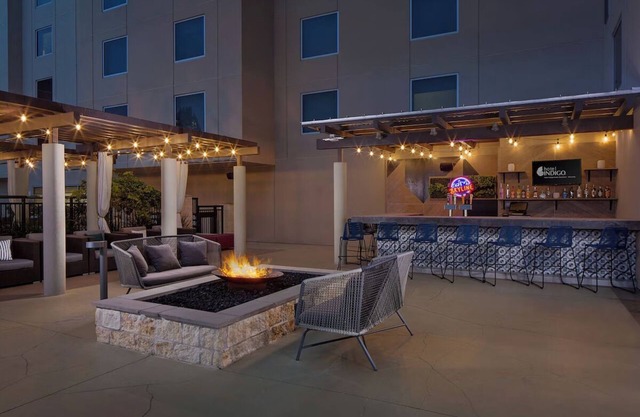 Queen Twins Adventure, Hotel Indigo Austin, Family Pool Time, 2 Rooms