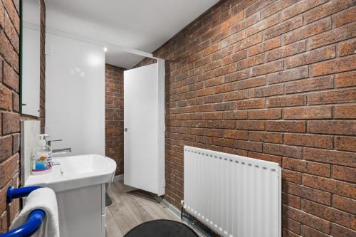 Queens Place - Rooms
