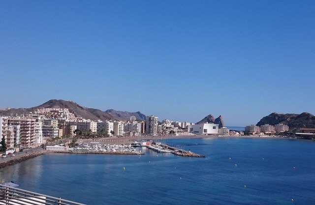 Cómodo apartamento en zona tranquila de colinas con vistas a la bahía de Águilas WIFI incluido