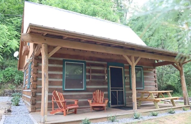 Quiet Cabin: Perfect basecamp for exploring WNC!