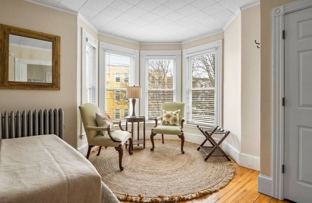 Quiet Downtown 2BR Oasis - “The Nomad”