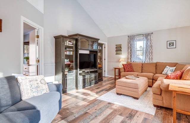 Quiet New Hampshire Getaway w/ Game Room!