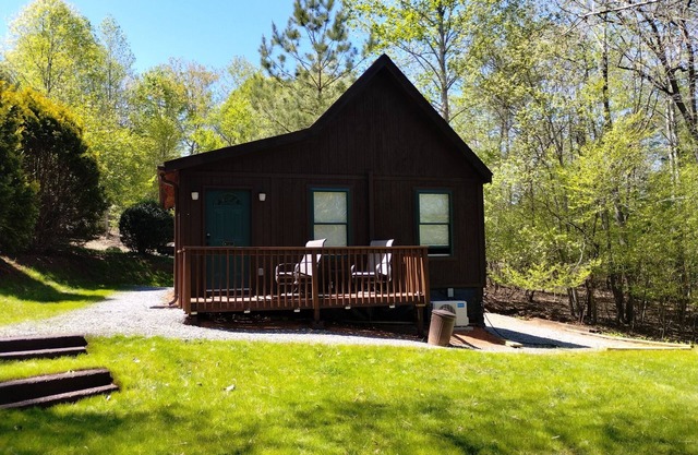 Quiet, Peaceful, Cozy Cabin Near the Tryon International Equestrian Center