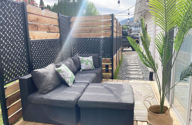 Quiet, private suite with parking, steps away from the West Kelowna Wine Trails