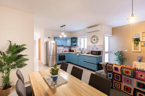 Quiet Traditional Stay - Rabat 3-Bedroom Apartment