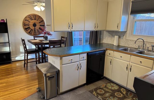 Quiet updated townhome in Hudson