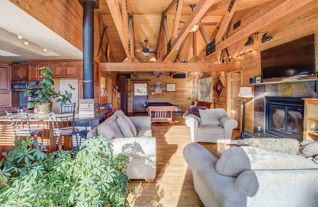 Quinlan Gulch Getaway with Mountain Views