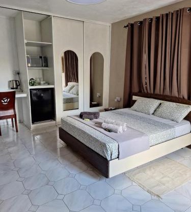 R Garden Studio 1 - Ensuite avec accès privé et indépendant