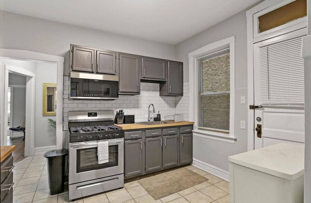 Beaming & Roomy 2BR Apartment near Shops