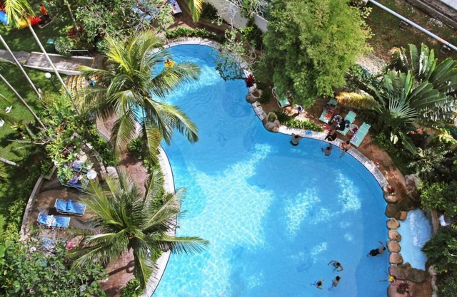 Rainbow Paradise Beach Resort by LWE