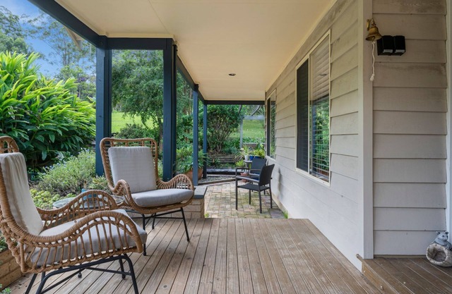Raleigh Retreat - Enjoy rustic charm with modern comforts