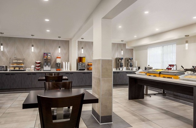 Ramada by Wyndham Anaheim Convention Center