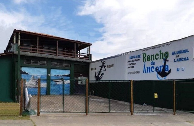 Casa de rancho frente a la playa Centro Bertioga