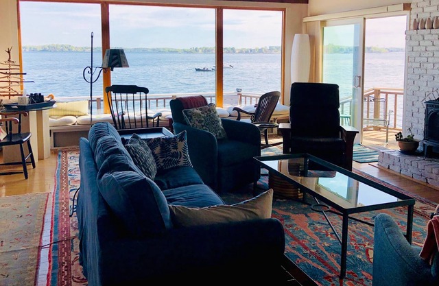 Rare casa frente al mar en la hermosa Beverly Cove