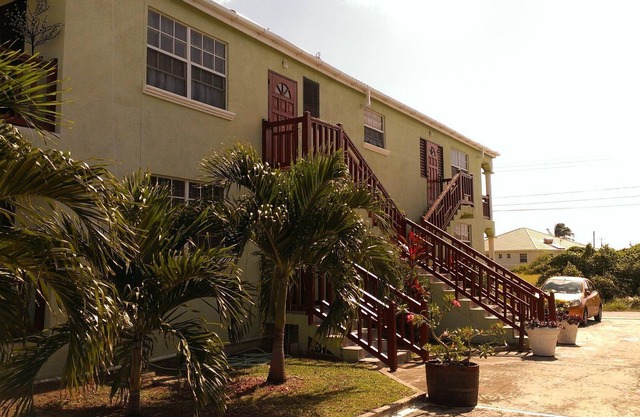 Recently Refurbished Apartment ideal for short or long term rental, sleeps 4.