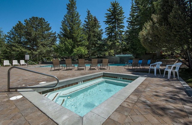 Red Pine Condominiums by All Seasons Resort Lodging