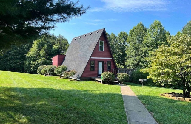 Red Roost A-Frame - New Hot Tub