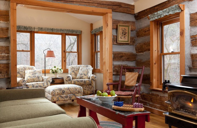 Redbud Cabin in Hocking Hills