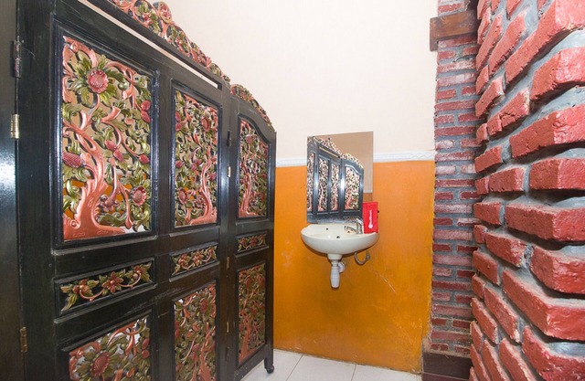 RedDoorz Syariah near Keraton Sumenep