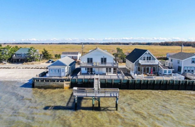 Reed's Beach - Stunning waterfront Sunsets - Bay Front Home Steps to beach
