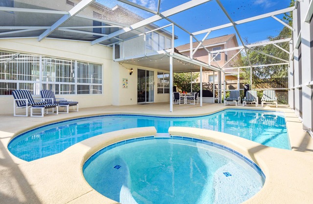 ⭐⭐ Refurbished Spacious 4 bed Family Home | Only 10 minutes to Disney! ⭐⭐