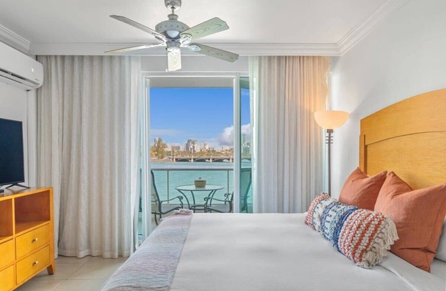Regatta Studio | Studio apartment in trendy San Juan location