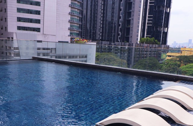 Reizz Residence