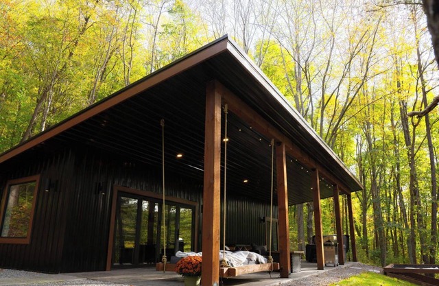 Rekindled @ The Patch, lux couples getaway, hot tub, outdoor living.