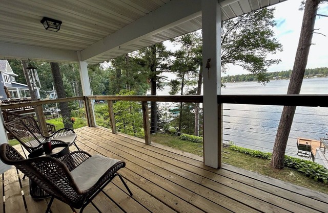 Relax and recharge Up North on the lake! Affordable & dog friendly