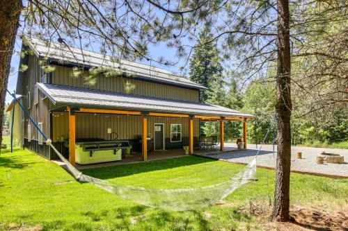 Relax, Reconnect and Explore Modern Idaho House!