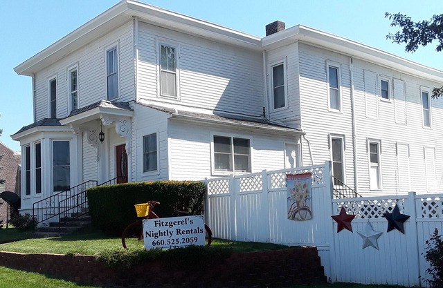 Amplia casa parcialmente renovada de la década de 1870