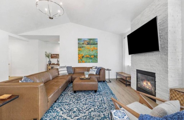 Relaxing 4-Bed North Idaho Getaway w/ Firepit Patio & Community Beach Access