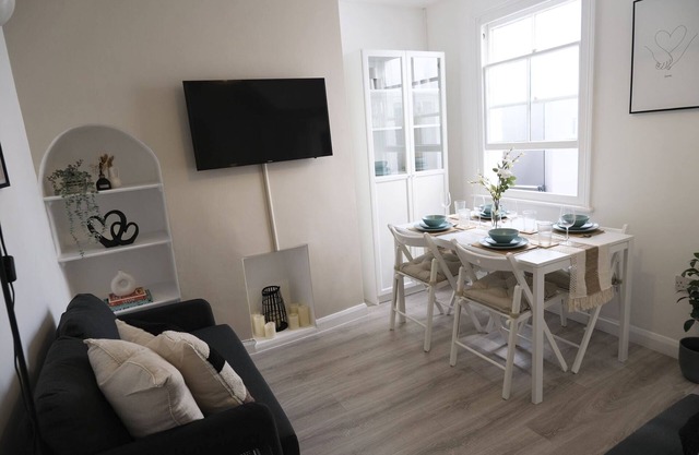 D'Luxe Living-Premium-Vista a la Calle-Baño Privado-Casa