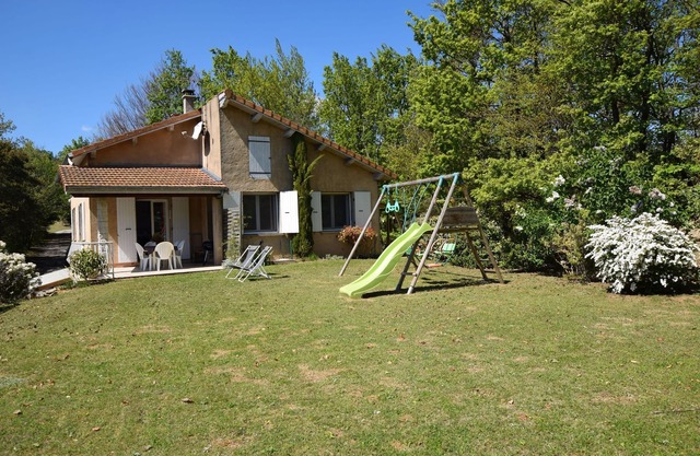 Casa en Bathernay con Jardín