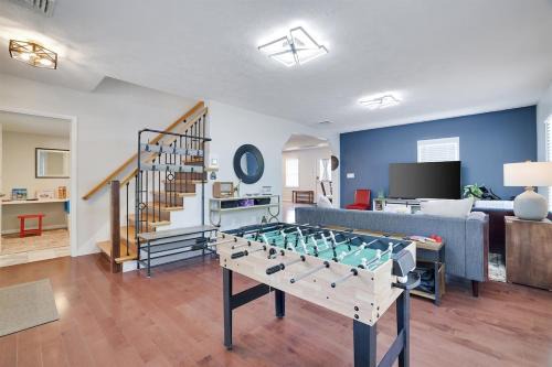 Remodeled 4BR w Yard, Fire Pit, Near Camelback